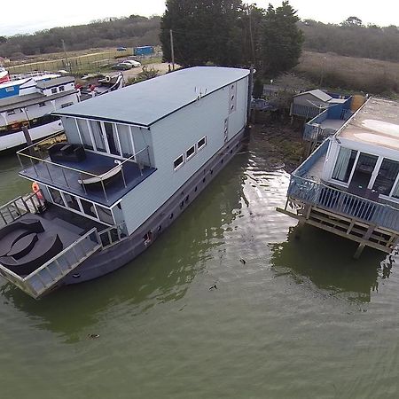 Houseboat Harbourside View Bed & Breakfast Newport  Ngoại thất bức ảnh