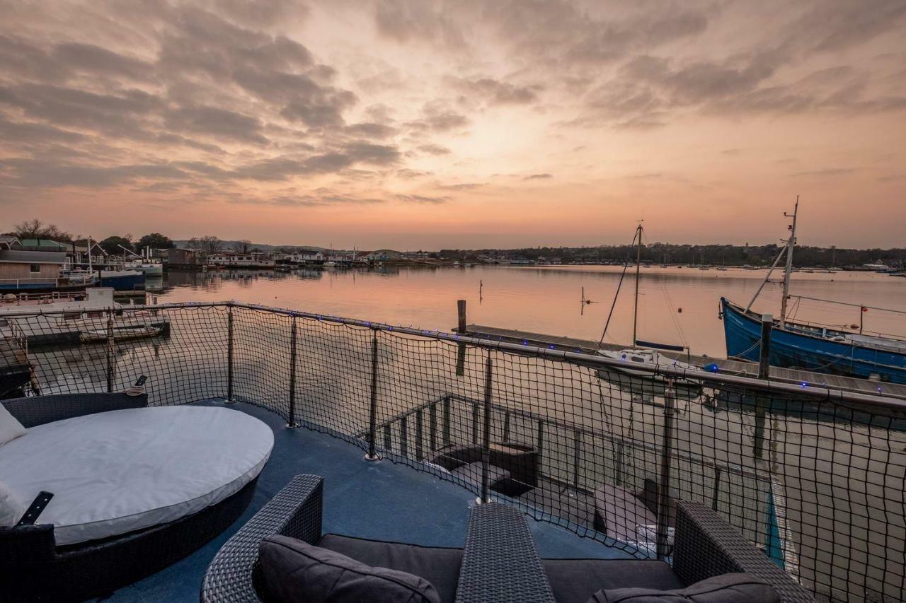 Houseboat Harbourside View Bed & Breakfast Newport  Ngoại thất bức ảnh