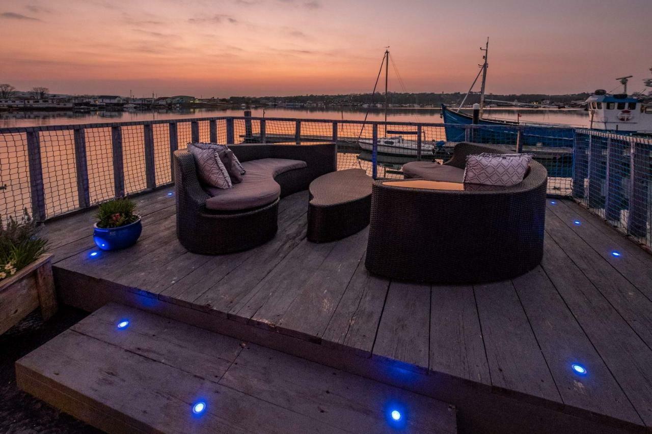 Houseboat Harbourside View Bed & Breakfast Newport  Ngoại thất bức ảnh